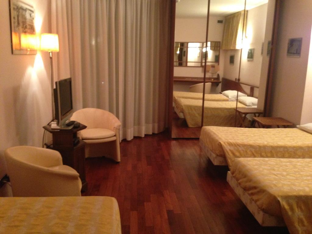 Hotel Sirenella Mele Oda fotoğraf