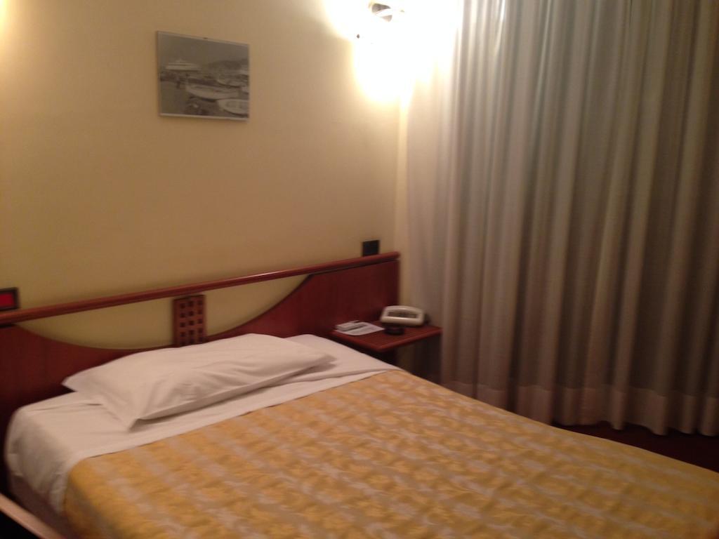 Hotel Sirenella Mele Oda fotoğraf